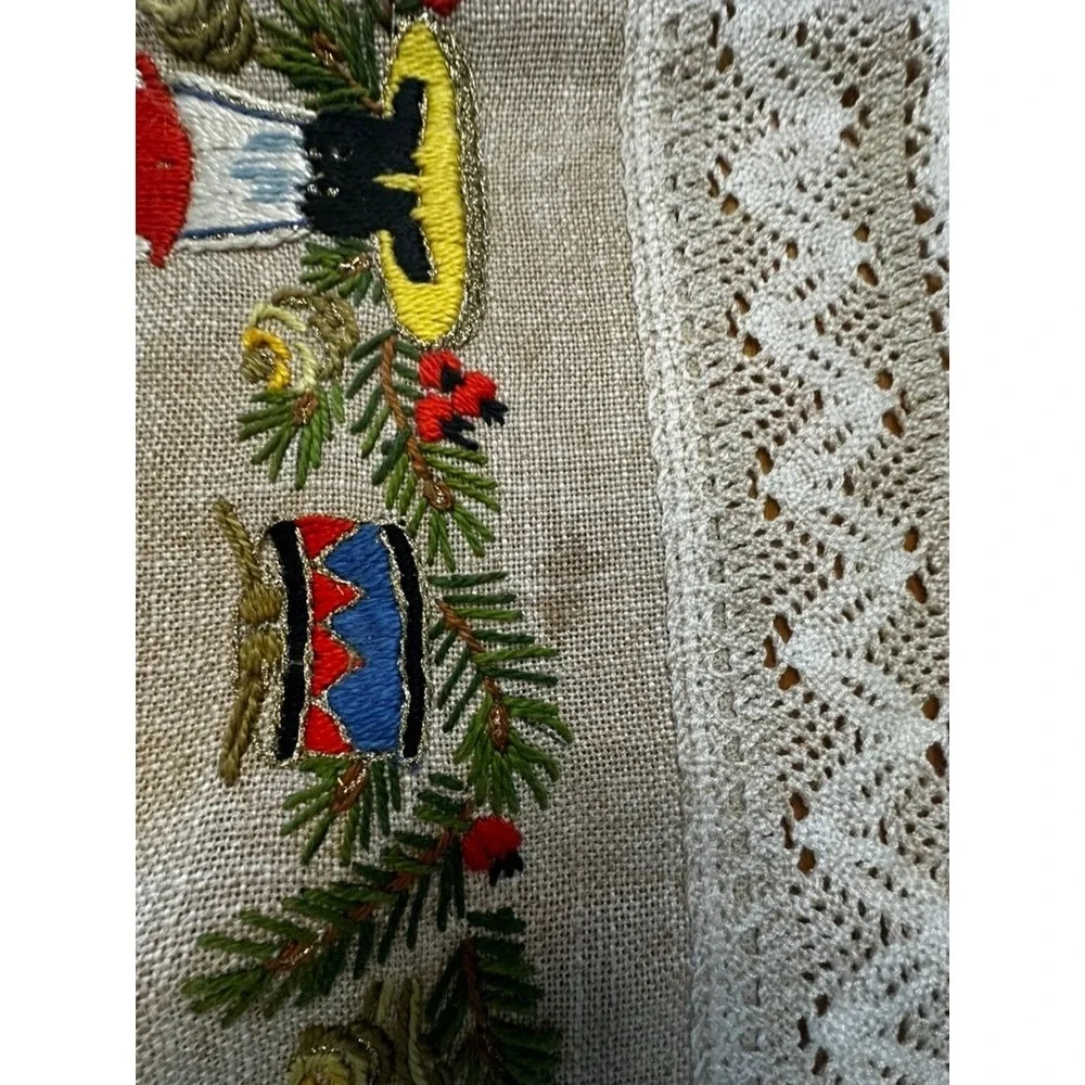 Vintage‎ Christmas Nutcracker Rocking Horse Embroidered Lace Square Tablecloth